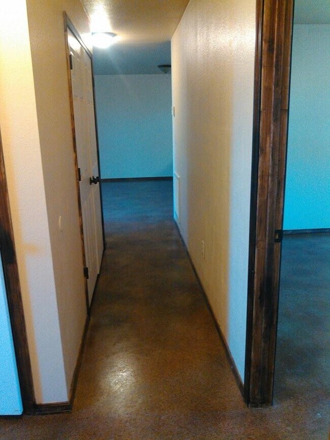 Building Photo - 4522 Elwell