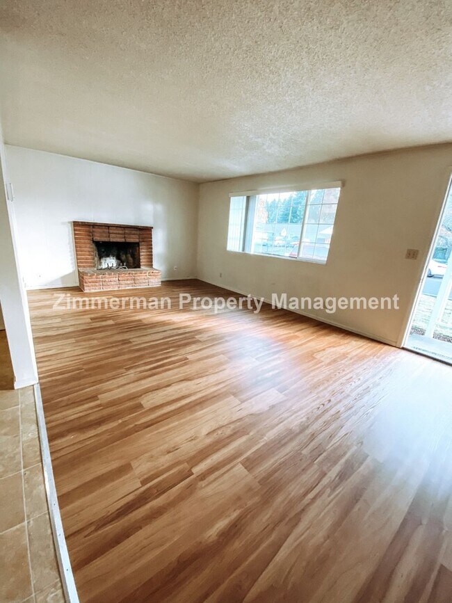 Foto del edificio - 3010-3012 Hyacinth St