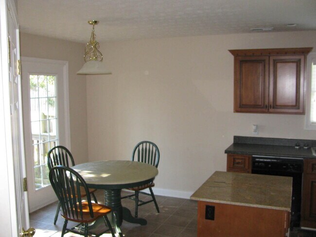 Foto del edificio - Like new home in Oldham County