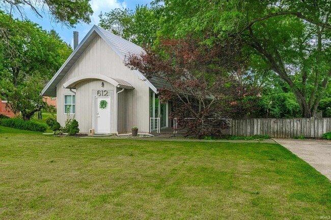 Foto del edificio - 612 N Kerry Dr