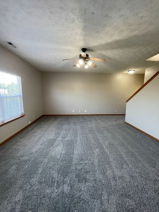 Building Photo - 3368 Edison Dr