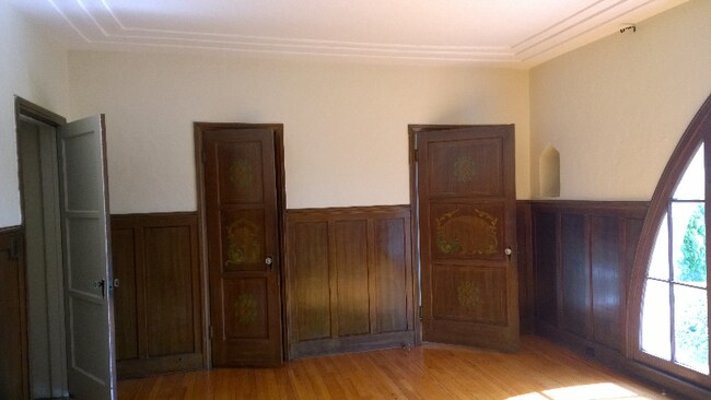 Foto del edificio - 115 N Sweetzer Ave
