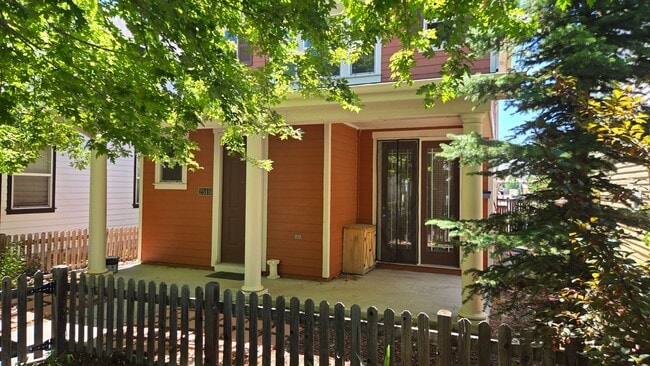 Building Photo - Central Park single family home