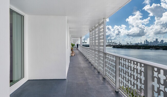 Building Photo - 1500 Bay Rd