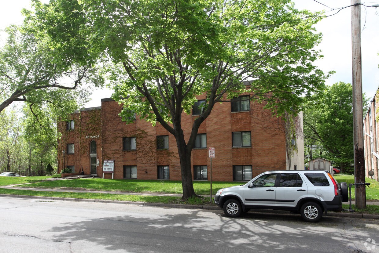 Building Photo - 818 Manor