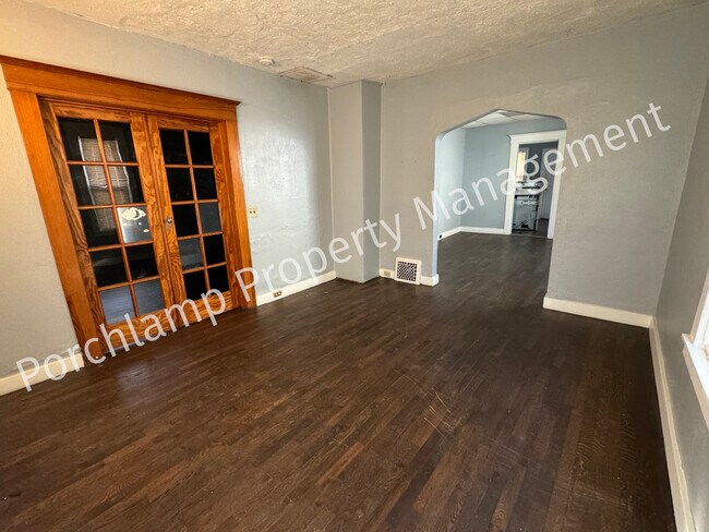 Foto del edificio - 749 Spencer St NE