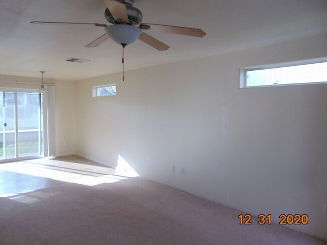 Foto del edificio - Southwest Medford 2-bedroom duplex unit