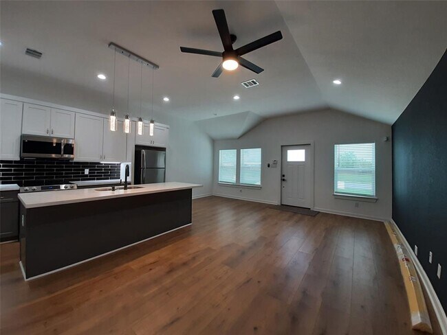 Foto del edificio - 4530 Mayflower St