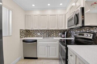 Building Photo - 205 Flanders Dr