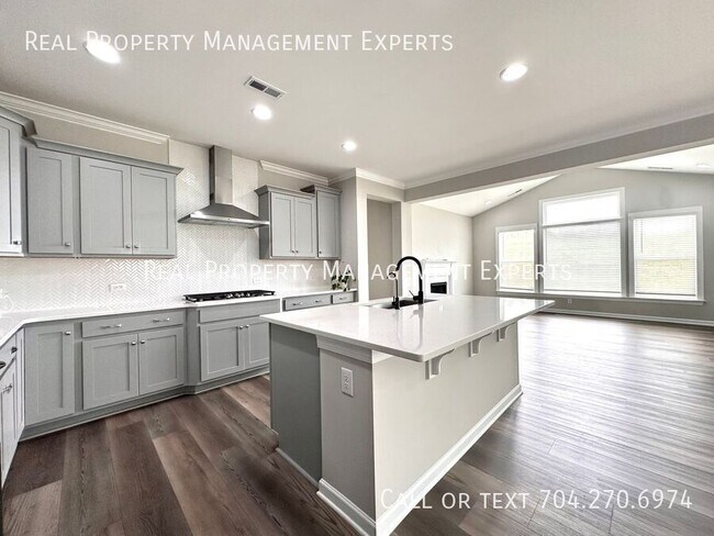 Building Photo - 6511 Wildbrook Dr