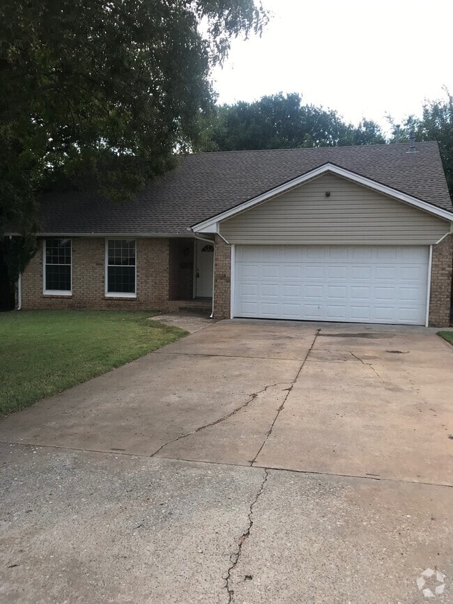 Building Photo - 2809 Willow Creek Dr