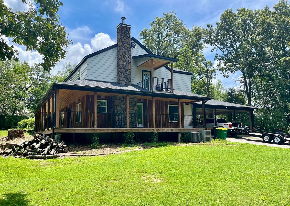 Foto principal - 4911 Bob Mills Rd