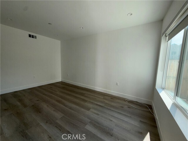 Foto del edificio - 21715 Hart St