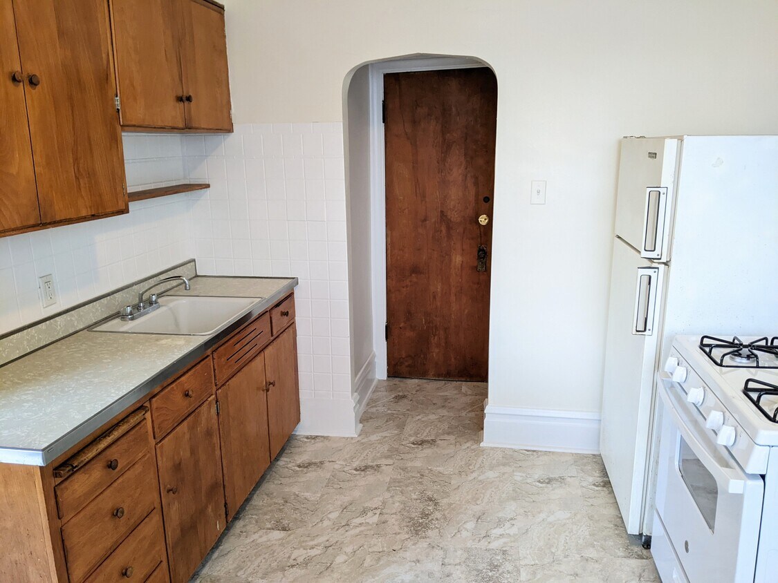 Foto principal - 1405 W Jarvis Ave