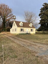 Building Photo - 215 Richmond Ave