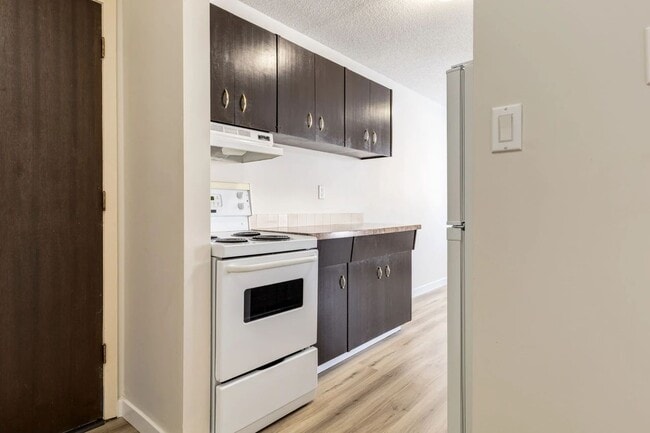 Building Photo - Valhalla Apartments