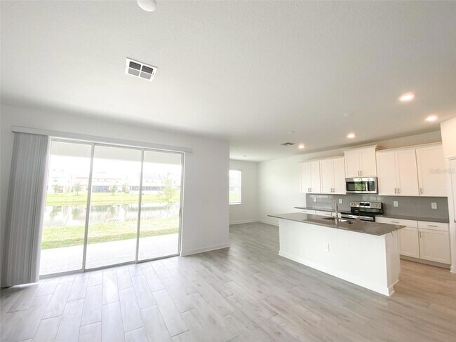 Foto del edificio - 4939 Chase Ct