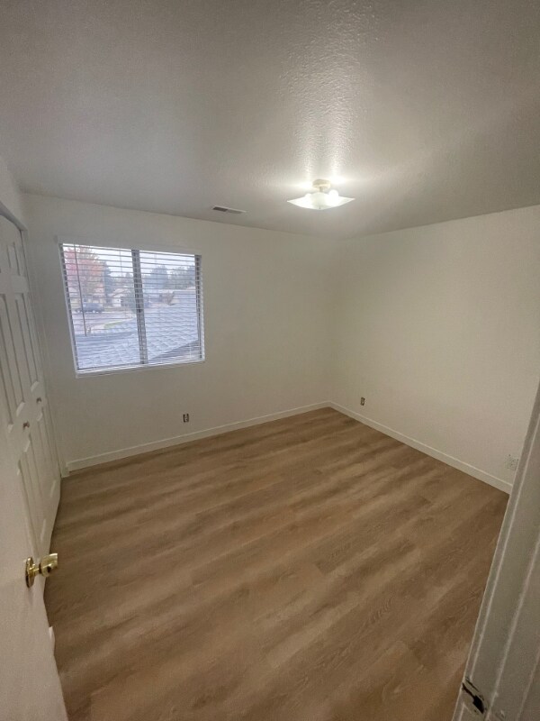 Foto del edificio - 6441 W Douglas St