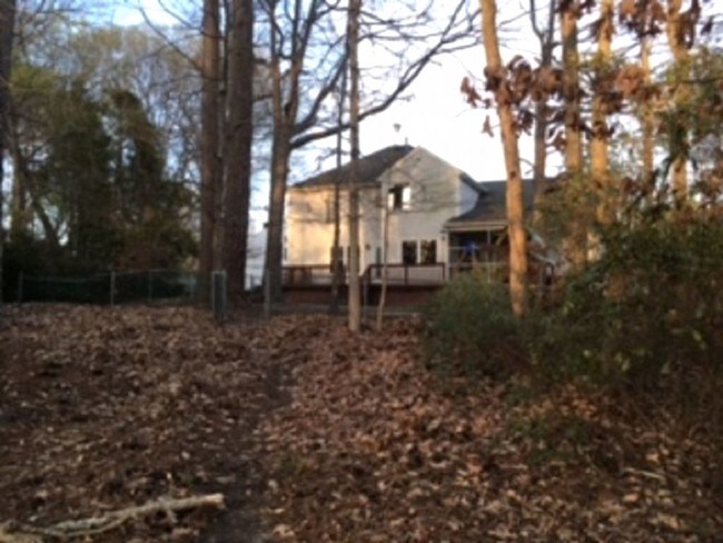 Building Photo - 4220 Sorrento Dr