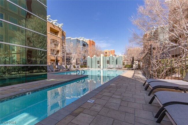 Foto del edificio - 20 E Serene Ave