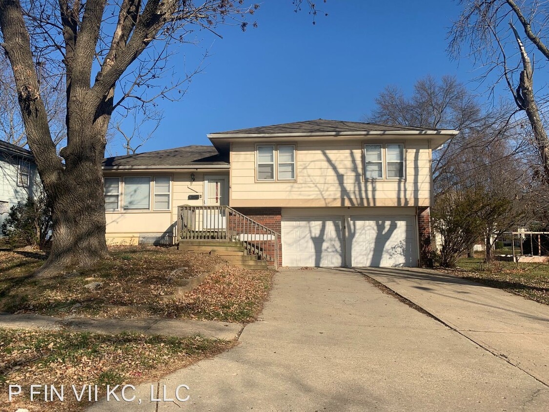 3 br, 2.5 bath House 7604 E 118th Ter House for Rent in Kansas City