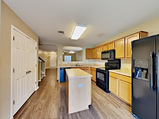 Building Photo - 6907 Macaway Crk