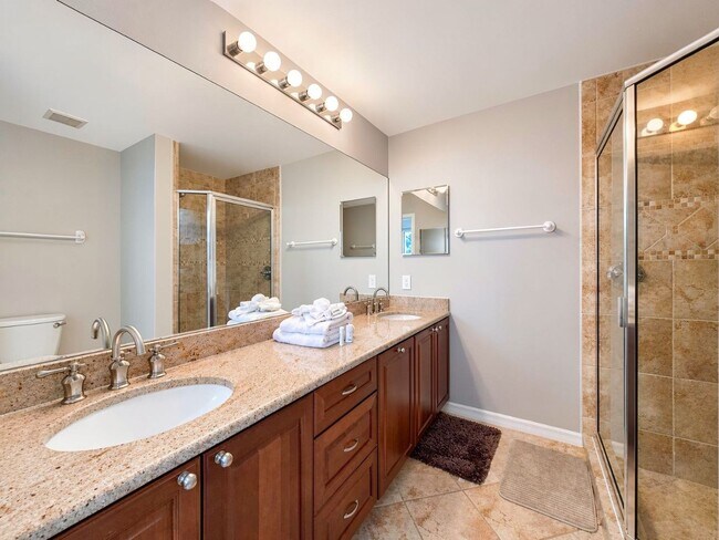 Foto del edificio - Beautifully furnished 2BR/2BA first-floor condo