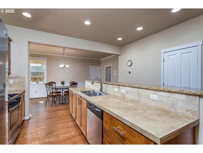 Building Photo - 10528 NE Gateway St