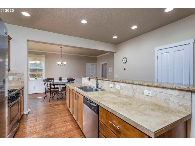 Foto del edificio - 10528 NE Gateway St