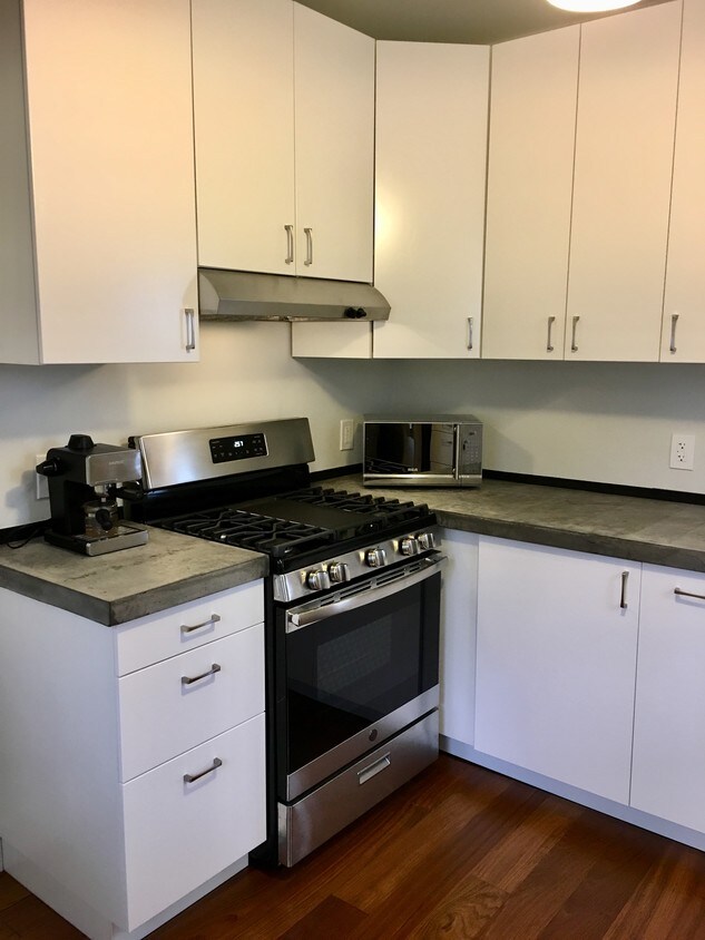 Primary Photo - 1711 3rd Ave N
