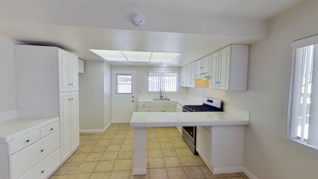 Foto del edificio - 121 Greentree Ln