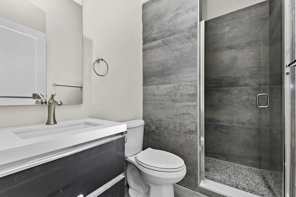 66 Emerson St Unit 106, Haverhill, MA 01830 Room for Rent in