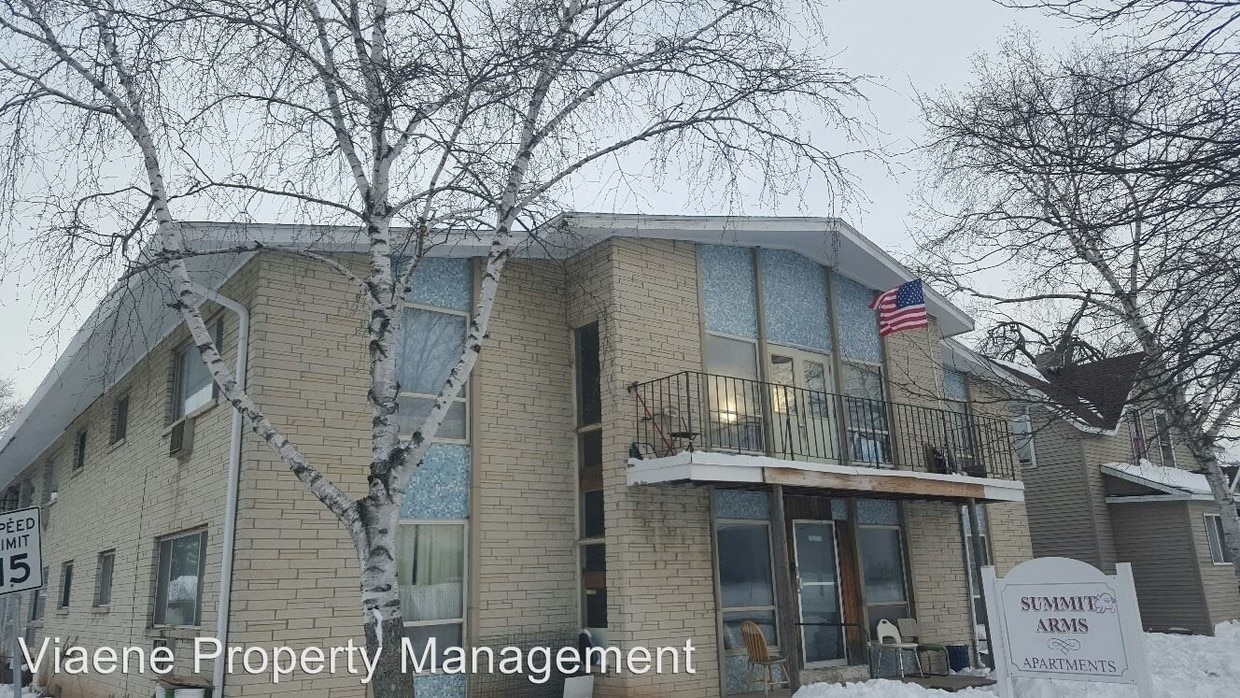Primary Photo - 210 S Summit St