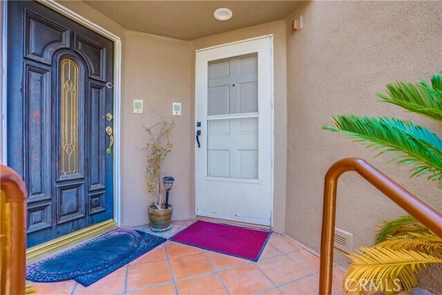 Foto del edificio - 834 Monterey Blvd