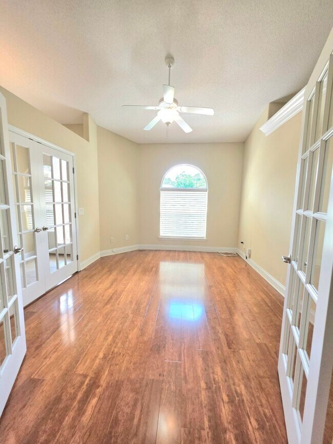 Foto del edificio - Backyard Paradise in Gated Cottonwood!