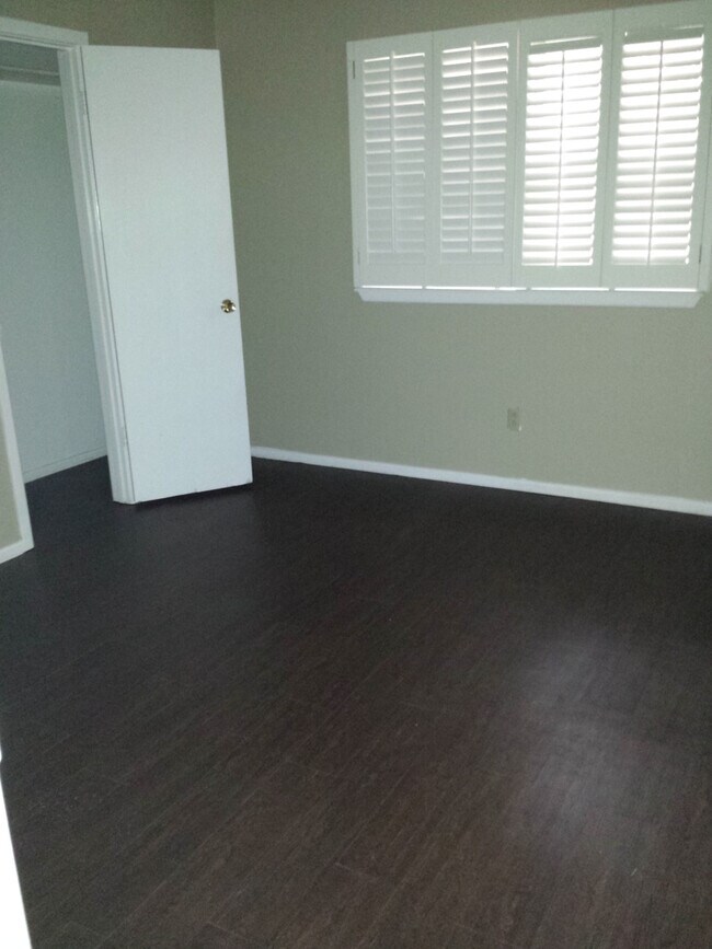 Foto del edificio - Great Centrally Located Property,Tech, Med...