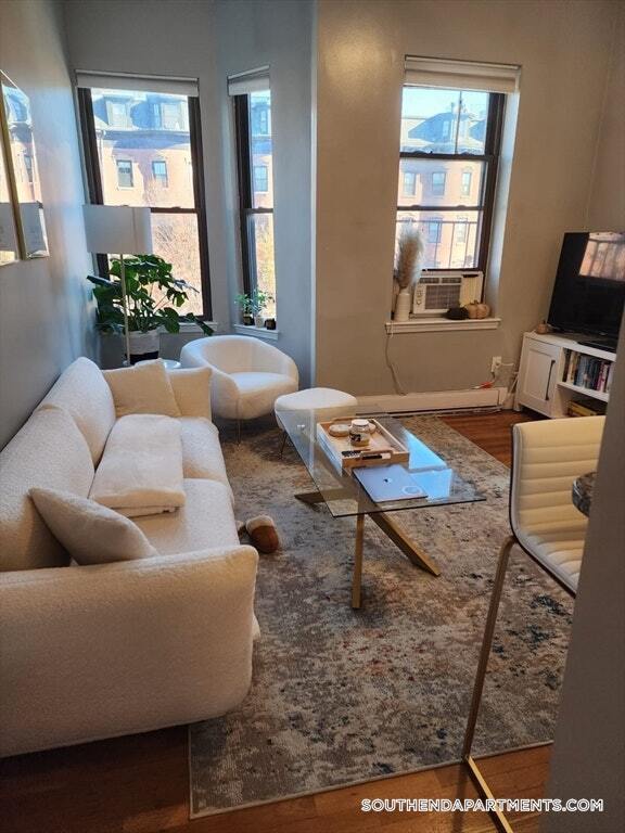 Foto principal - 469 Massachusetts Ave