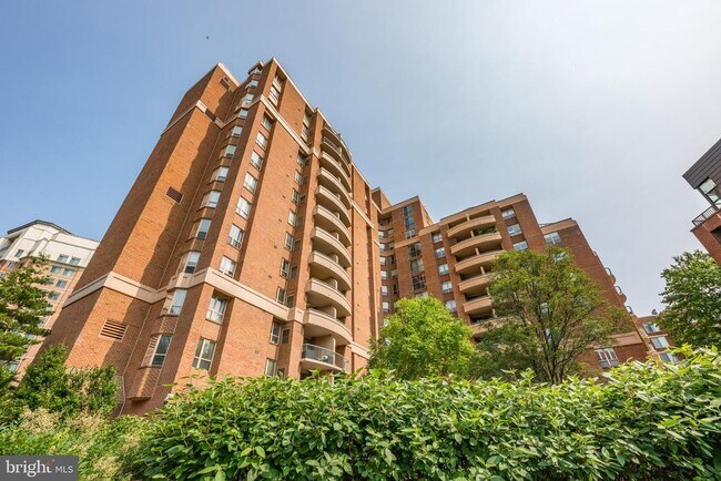 Foto del edificio - 4808 Moorland Ln