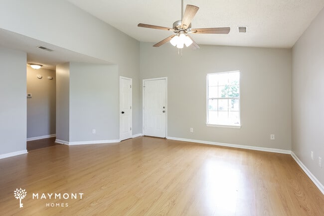 Building Photo - 313 Hampton Ridge Dr