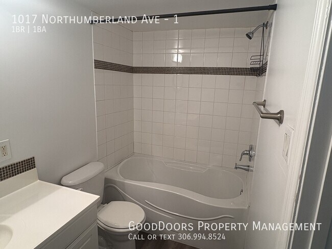 Photo du bâtiment - 1017 Northumberland Ave