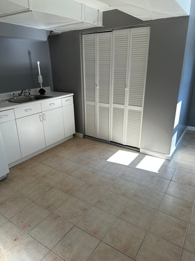 Foto del edificio - 9801 Cedar Ln