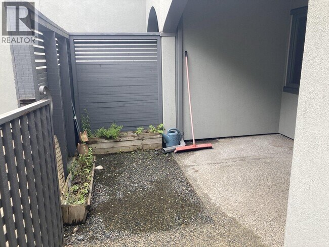 Photo du bâtiment - 1352 W 7th Ave