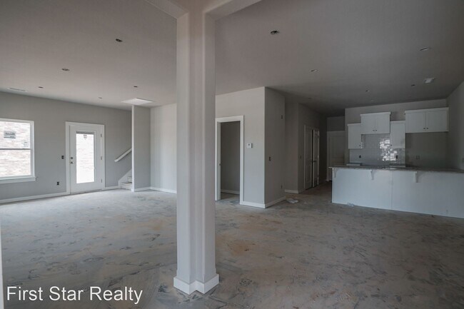 Foto del edificio - 4 br, 3.5 bath House - 632 N Salem Rd
