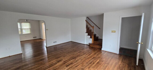 Foto del edificio - 1514 Dellsway Rd