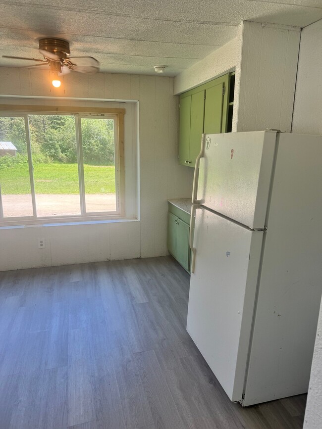 Foto del edificio - 33581 Terrace Lake Rd