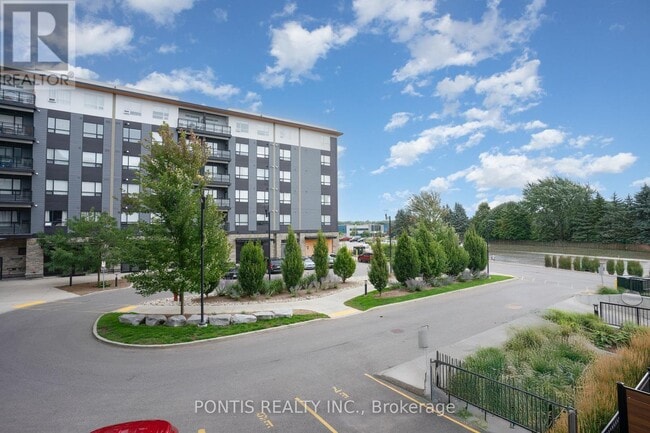 Building Photo - 251 Northfield Dr E