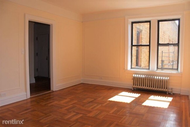 Foto del edificio - 2 br, 1 bath  - 15 Seaman Ave 5D