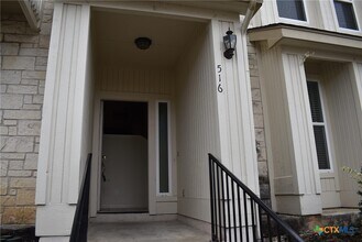 Building Photo - 2215 Dry Creek Dr