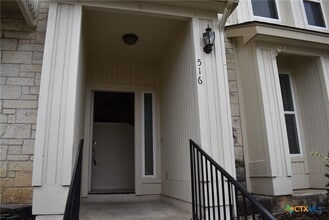 Building Photo - 2215 Dry Creek Dr