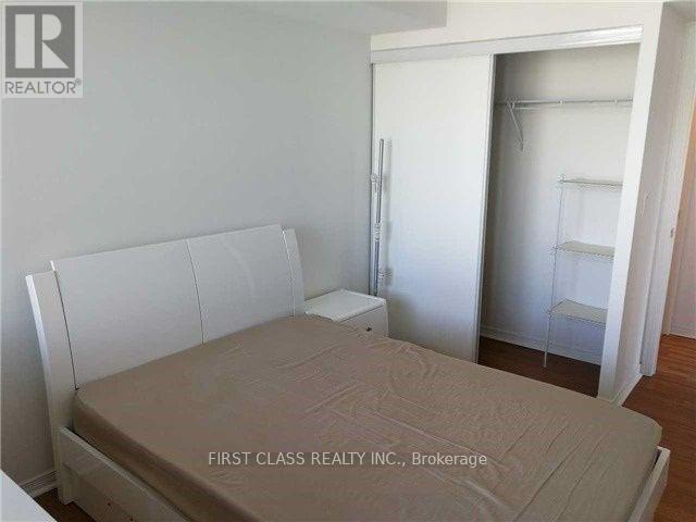 Photo du bâtiment - 5500-5500 Yonge St